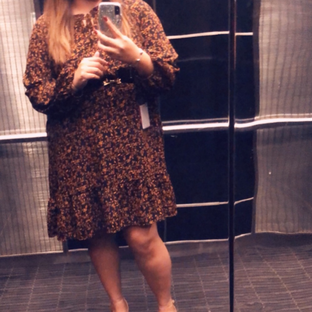 Cute dress!